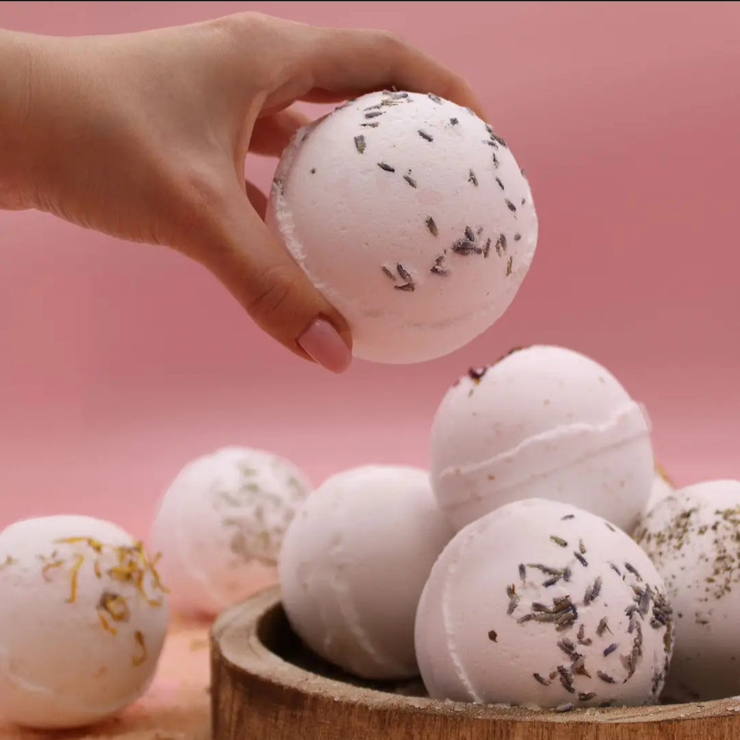 Grá Éirinn Lavender Himalayan Salt Bath Bomb 180g - Relax