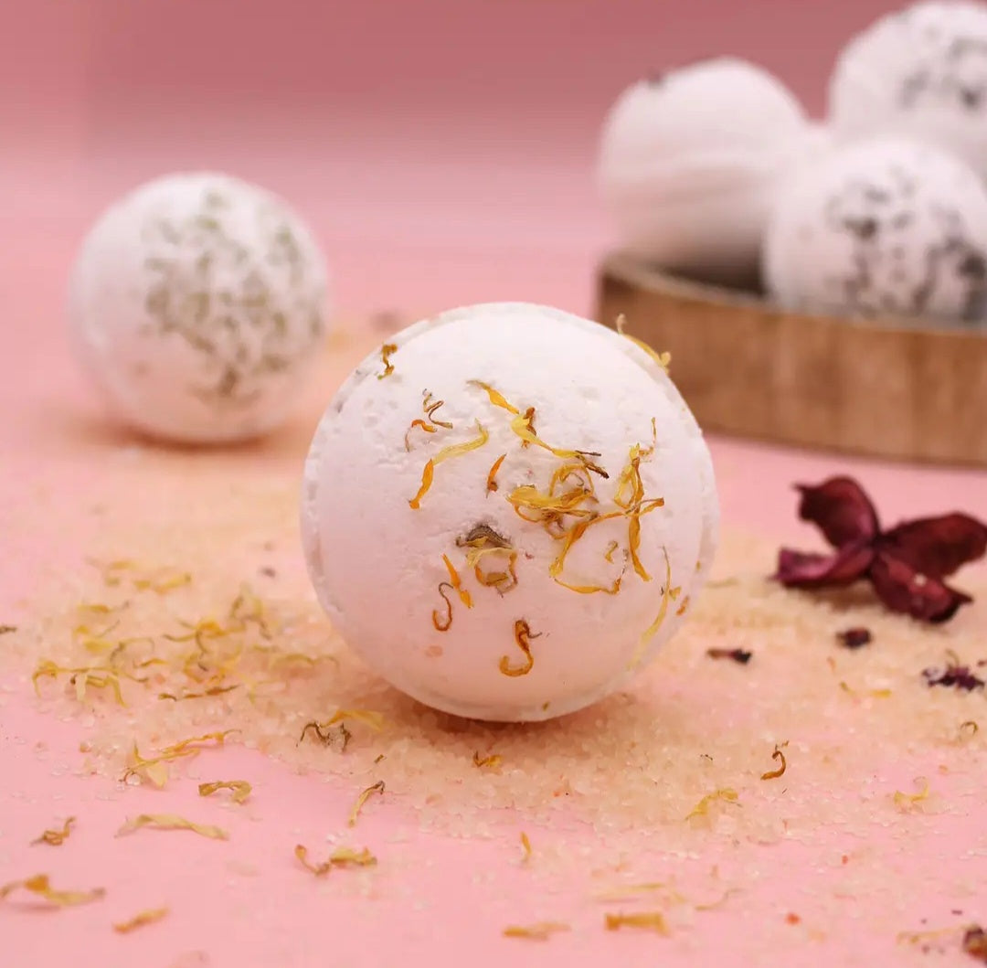 Grá Éirinn Lemon, Ginger & Orange Himalayan Salt Bath Bomb 180g- Energise